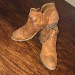 Women’s Size 7 Brown Booties